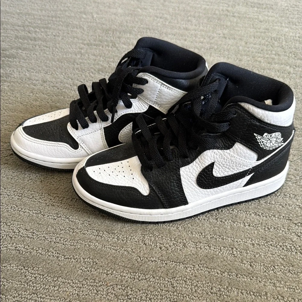 Nike Black and White High-Top Sneakers - Picture 1 of 4